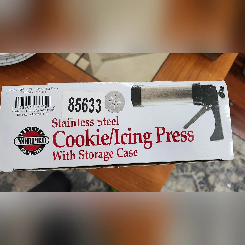Norpro Stainless Steel Cookie/Icing Press with Storage Case New